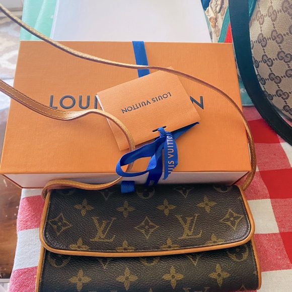 LV POCHETTE PM monogram canvas - Picture 3 of 8